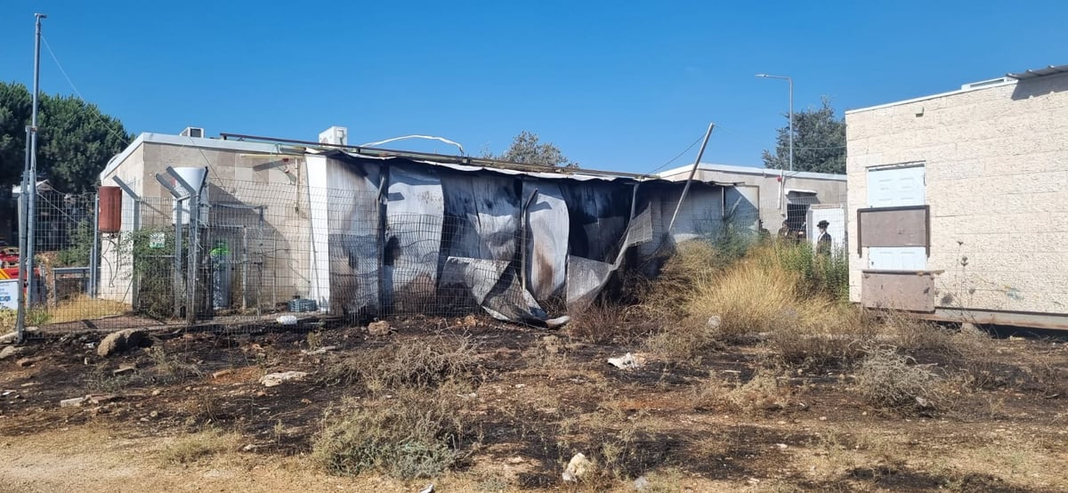 ביתר עילית: הילדים שיחקו באש בשדה קוצים - וגרמו לשריפה בישיבה