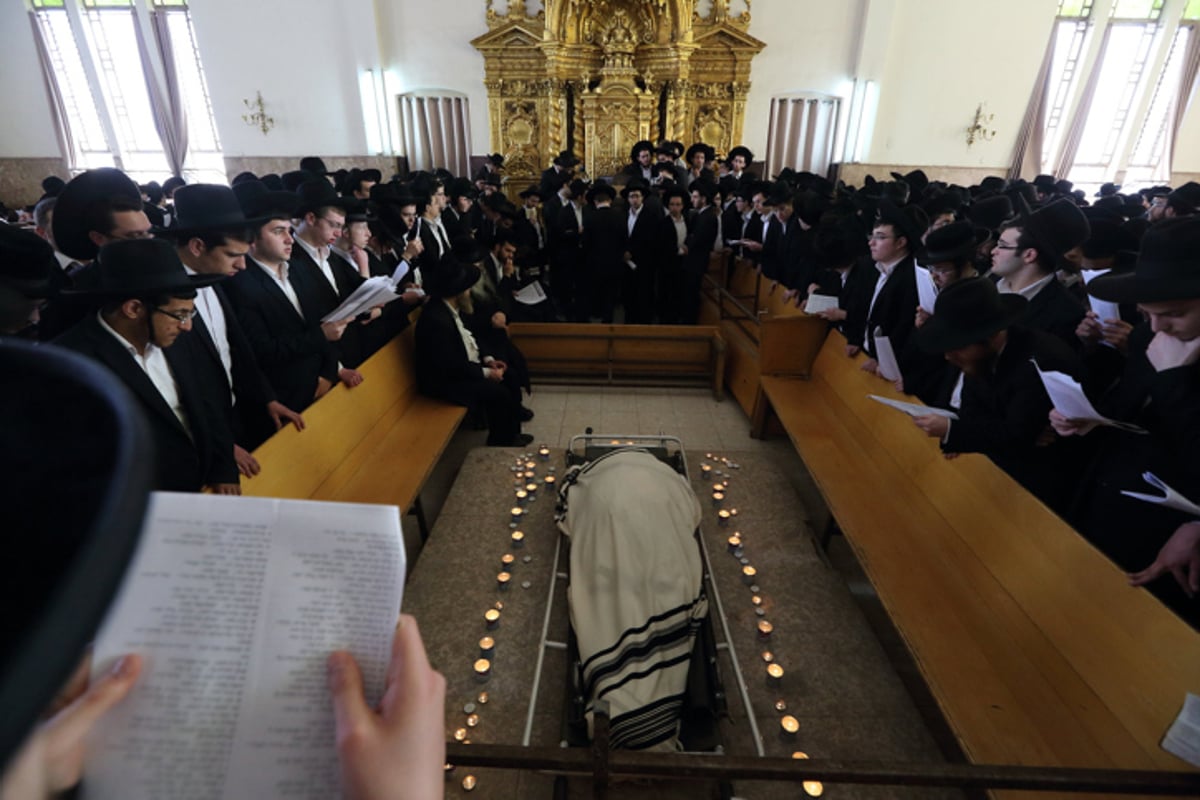 ישיבת פוניבז' מתאבלת על ראש הישיבה זצוק"ל