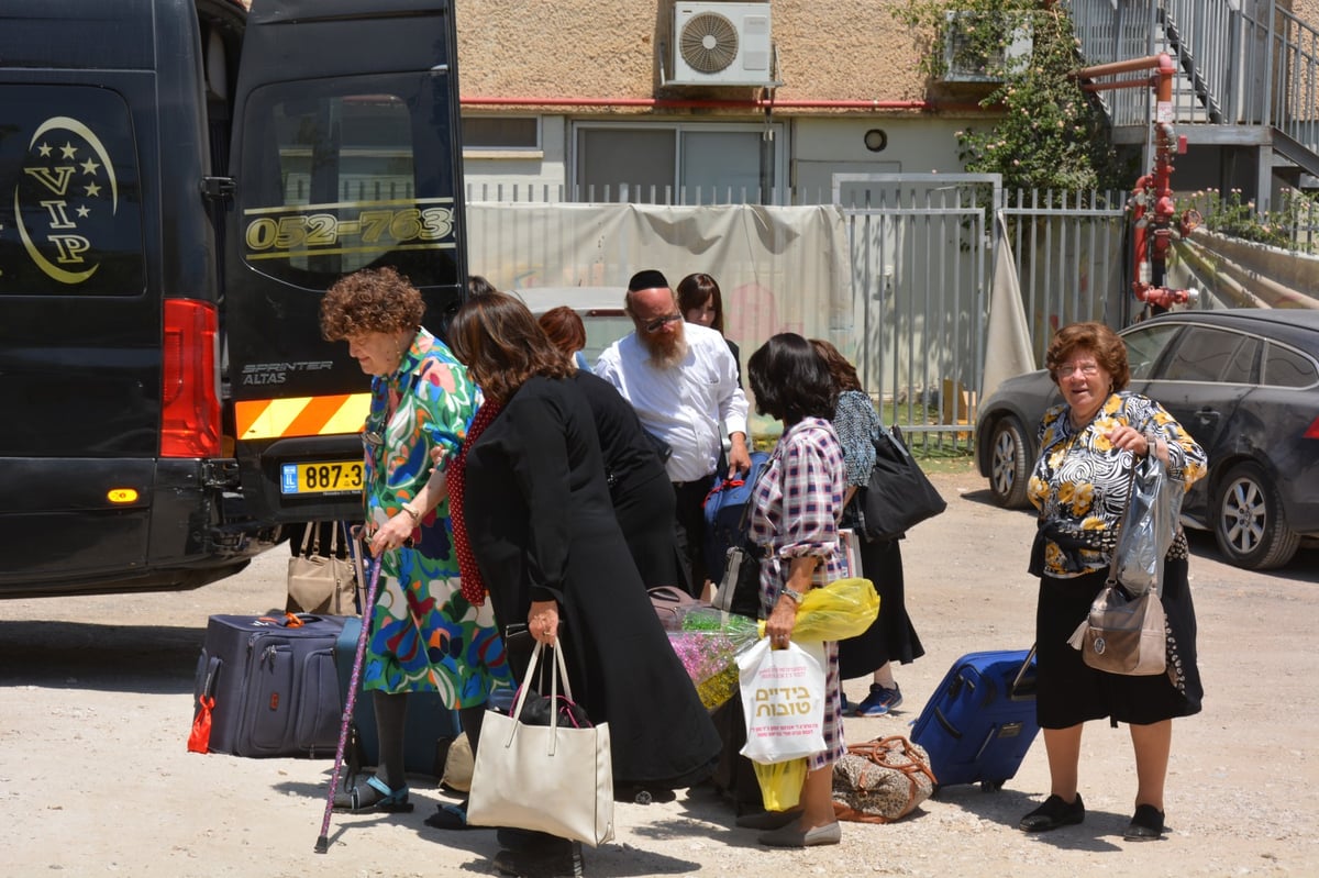 בכפר חב"ד אירחו עשרות אלמנות בנופשון מיוחד