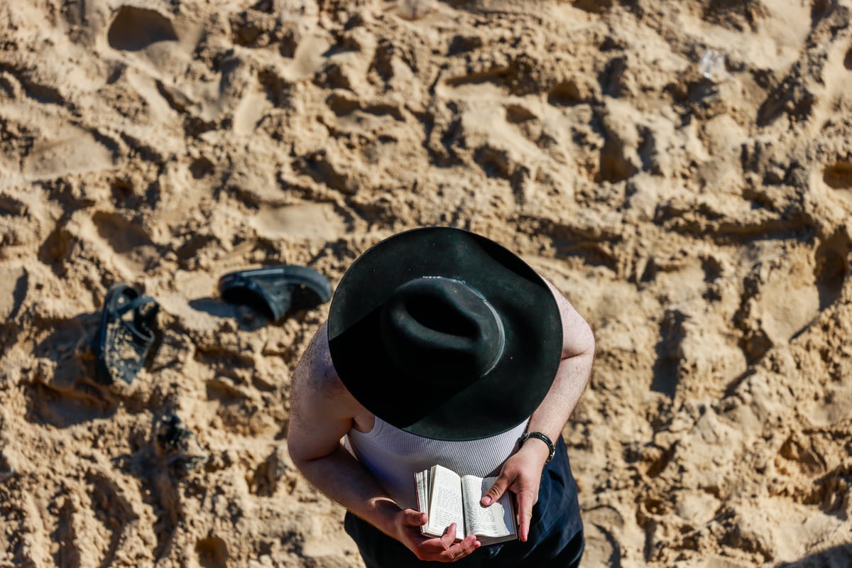 העומס הקיצוני בחוף הנפרד בעיר אשדוד, כך זה נראה