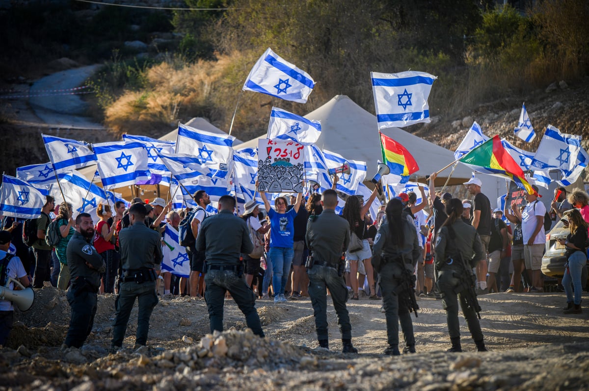 המחאה במושב נווה אטי"ב, היום