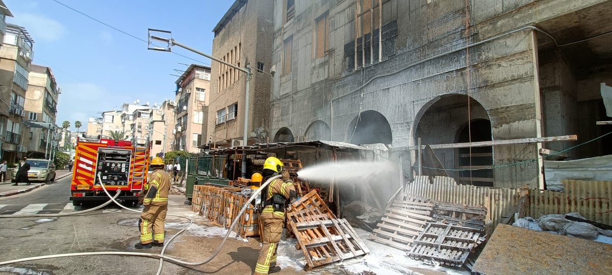 שריפה פרצה בארון חשמל באתר בנייה; החשמל באזור נותק