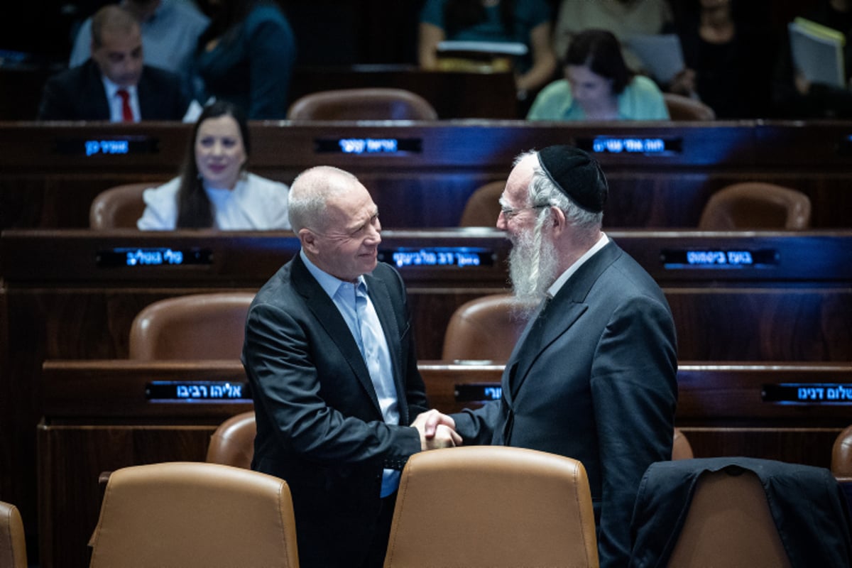 שר הביטחון וח"כ אייכלר