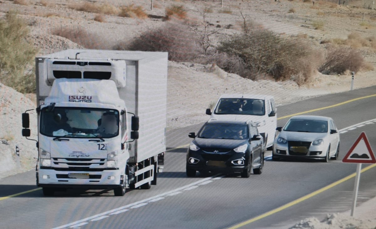 מפטפטים בכבישים: 2,192 דוחות לנהגים שדיברו בסלולרי