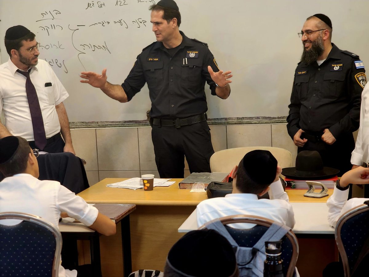 מפקד מחוז הדרום ביקר במוסדות התורה בנתיבות: "ניתן לכם ביטחון אישי"