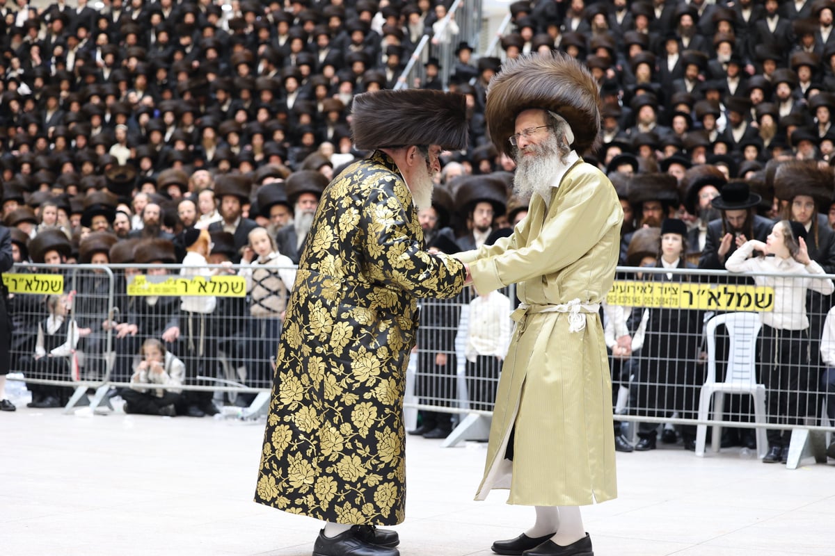 תיעוד ענק: אלפים בחתונת בן המשפיע רבי מיילך בידרמן