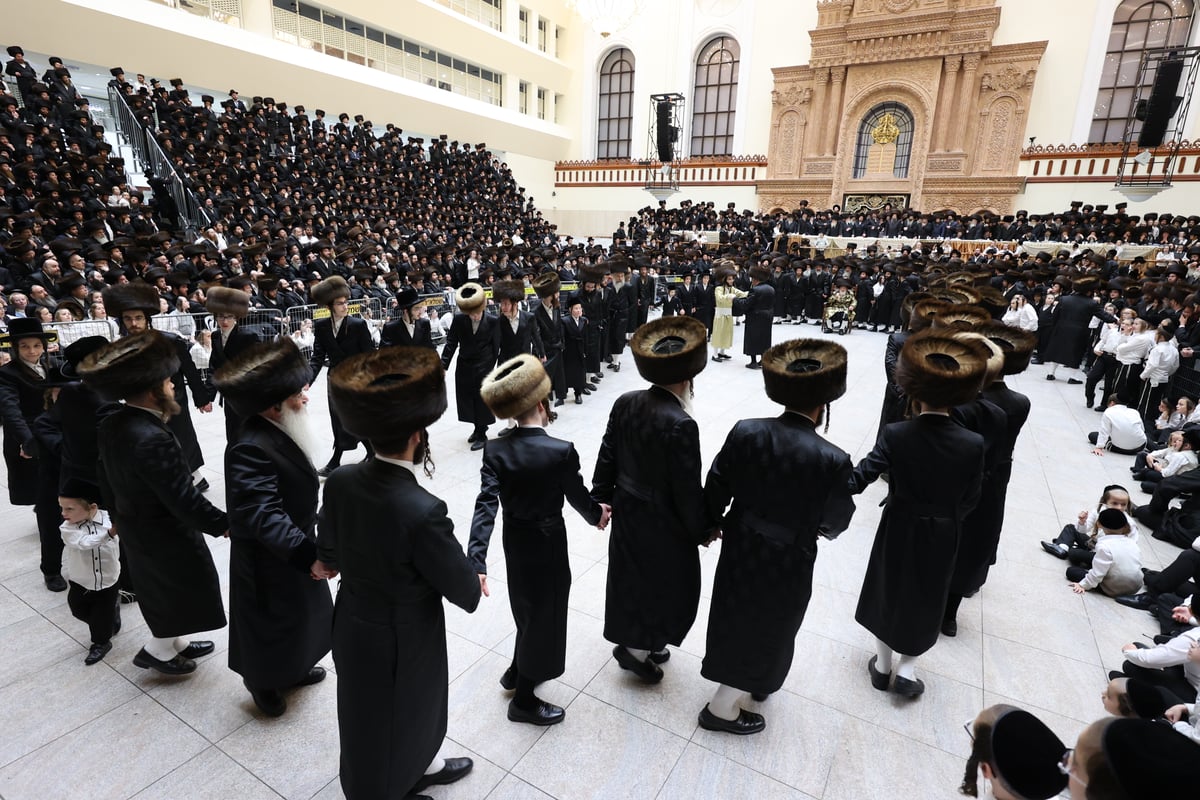 תיעוד ענק: אלפים בחתונת בן המשפיע רבי מיילך בידרמן