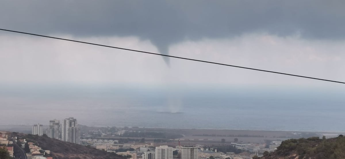 נד המים בים כפי שצולם מטירת הכרמל