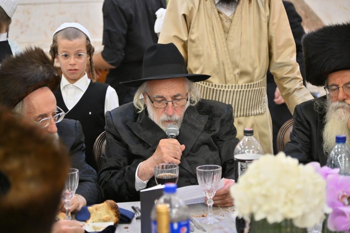 המונים בהכנסת ספר תורה לביהמ"ד "תולדות אהרן" | תיעוד