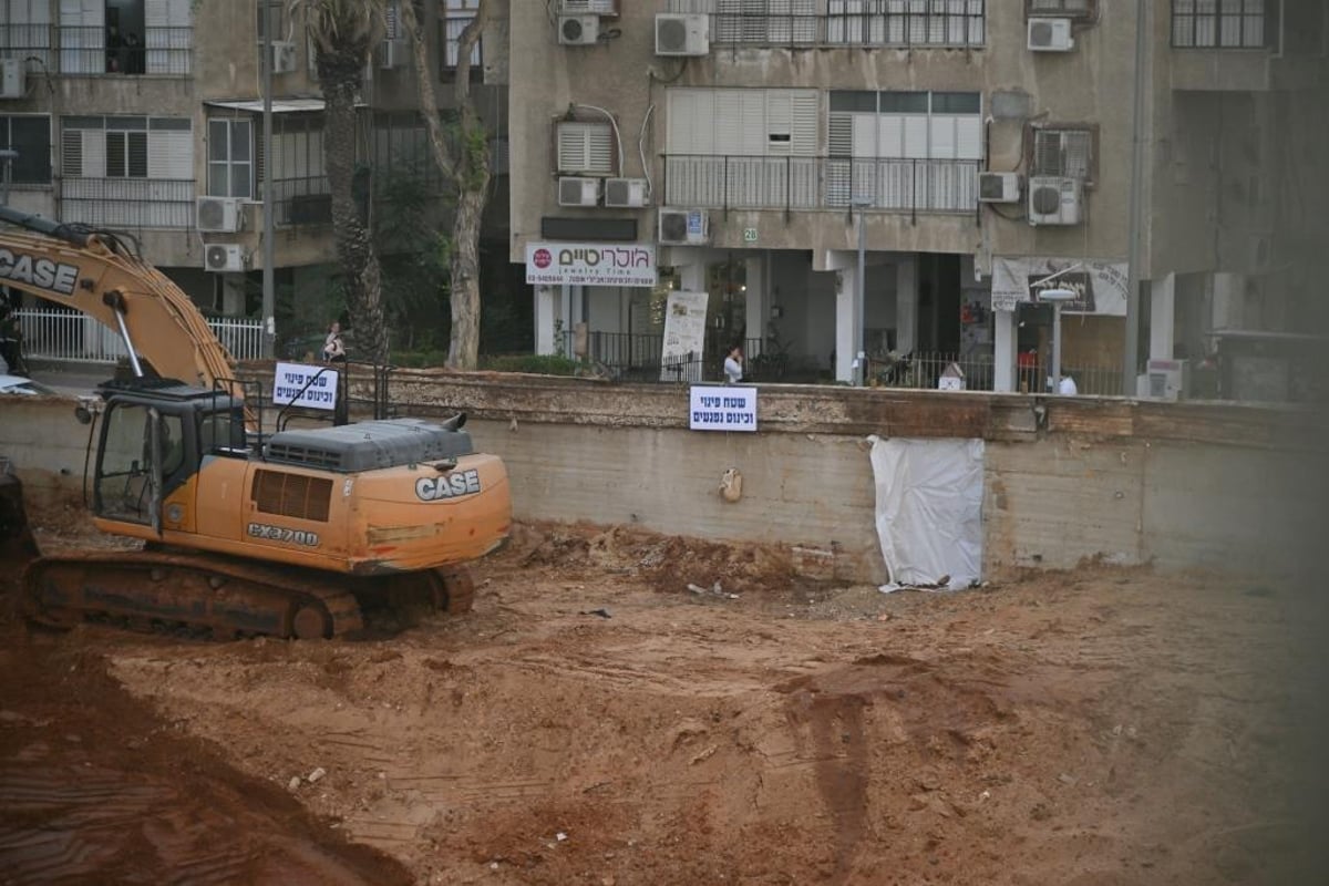 הערב: הנחת אבן הפינה למרכז העולמי 'ישועות משה - ויז'ניץ'