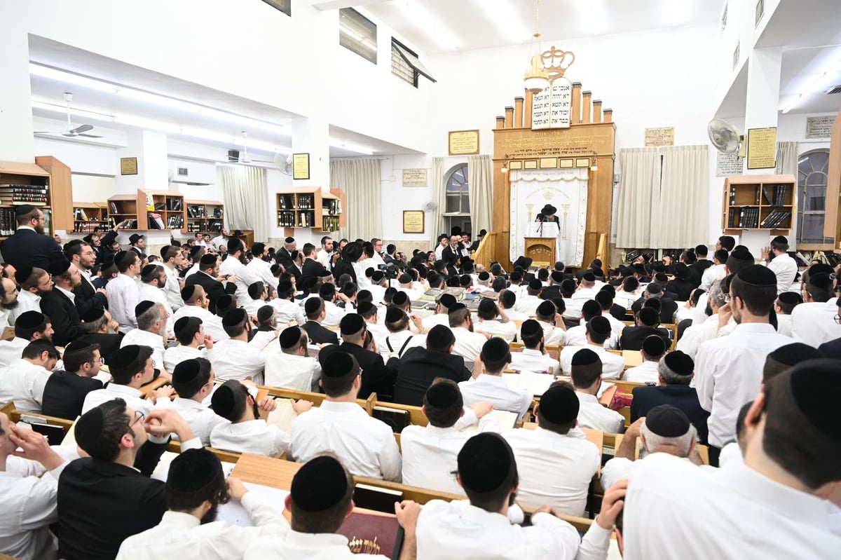 ראש הישיבה הגר"ד לנדו בשיעור ודברי חיזוק בישיבת מיר | תיעוד