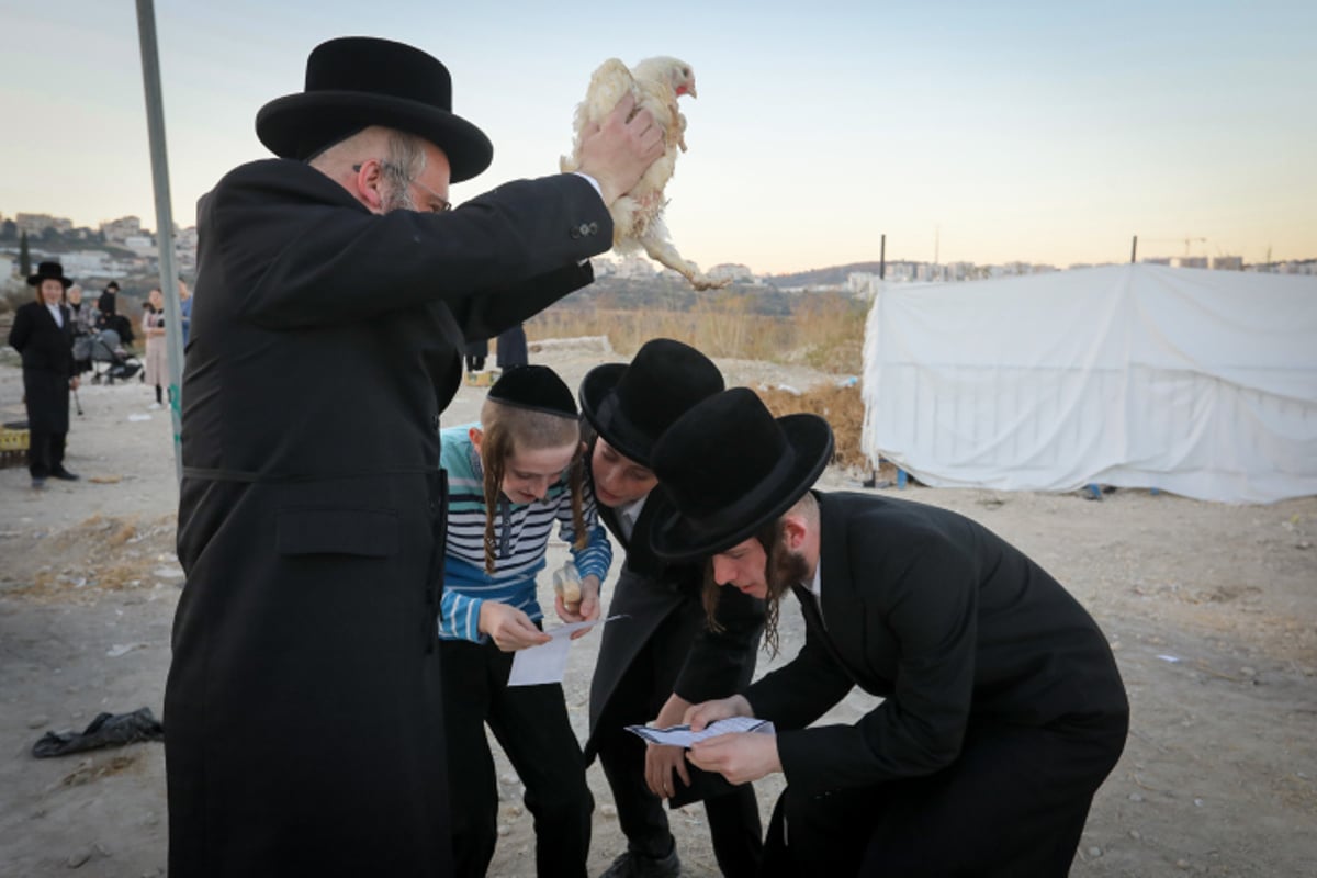 ערב יום כיפור: תושבי העיר בית שמש קיימו את מנהג הכפרות