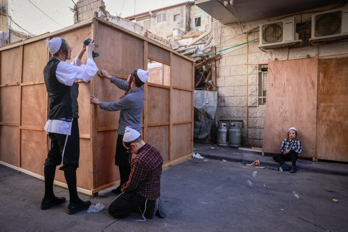 ערב חג הסוכות במאה שערים