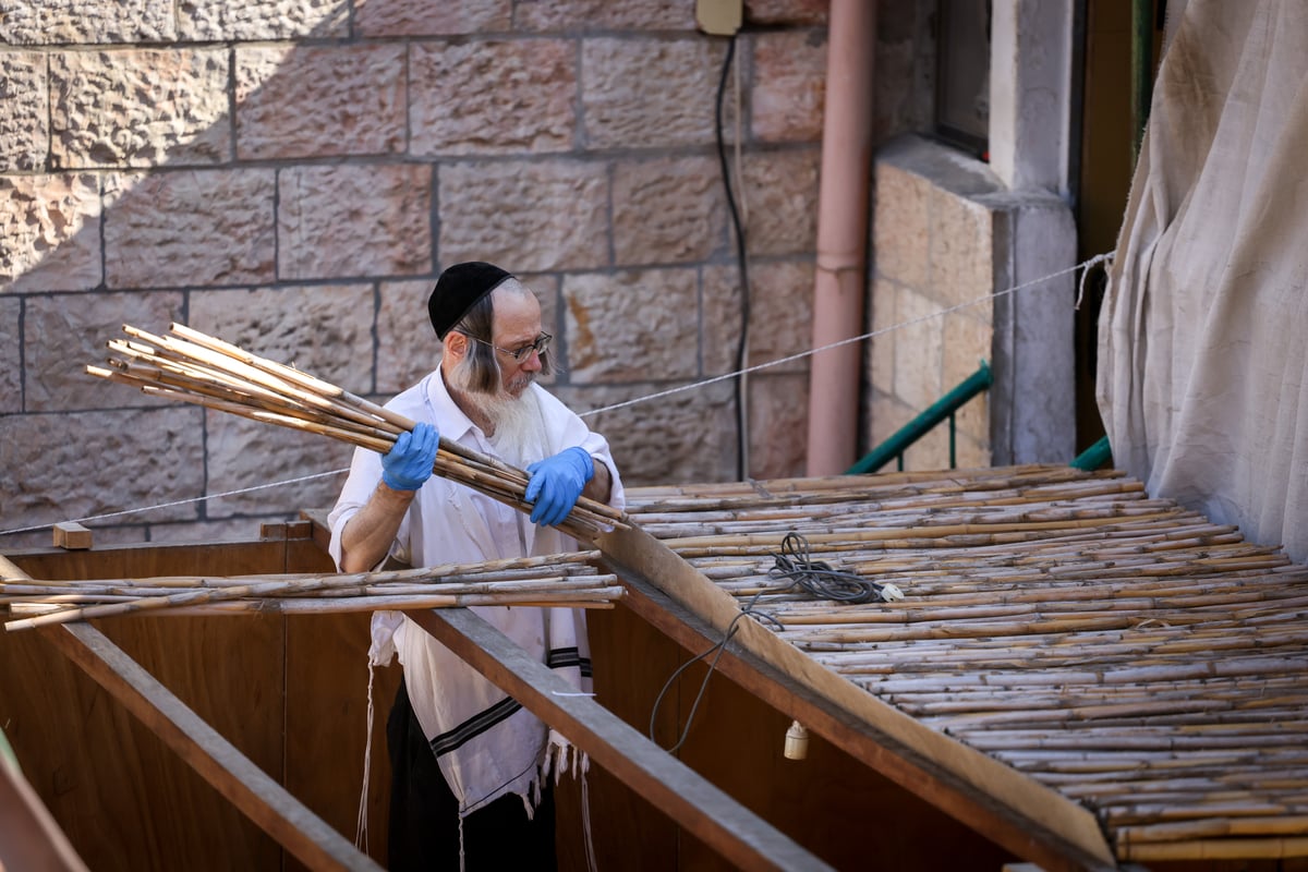 ערב חג הסוכות במאה שערים