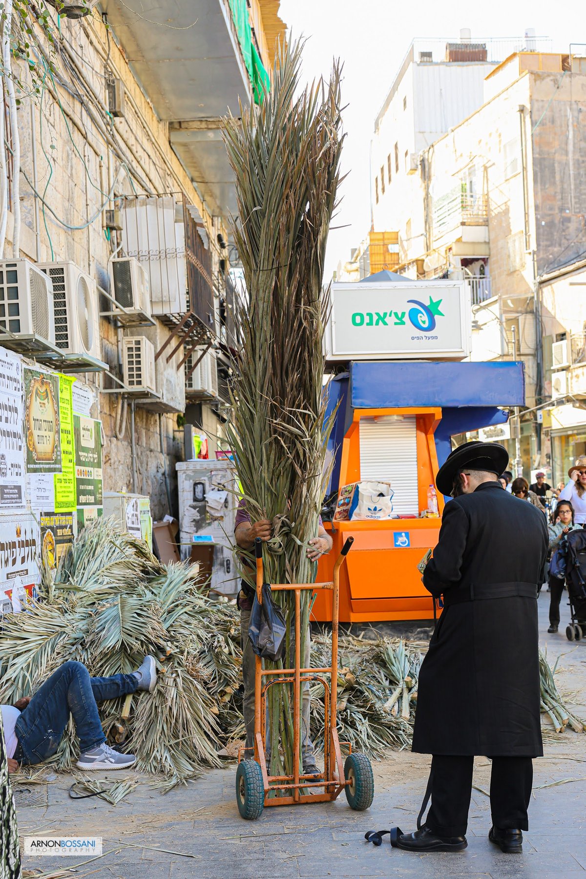 כל צבעי הקשת וחיבוב המצוות • ירושלים כפי שלא ראיתם מעולם