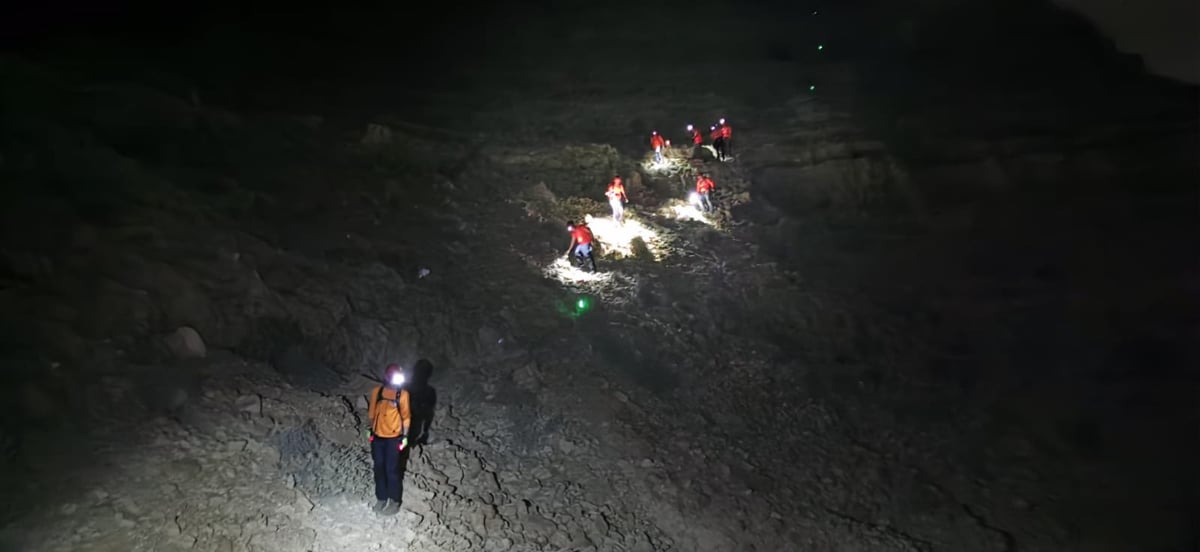 לאחר 9 שעות: שלושה מטיילים חולצו בנחל החצצון | תיעוד