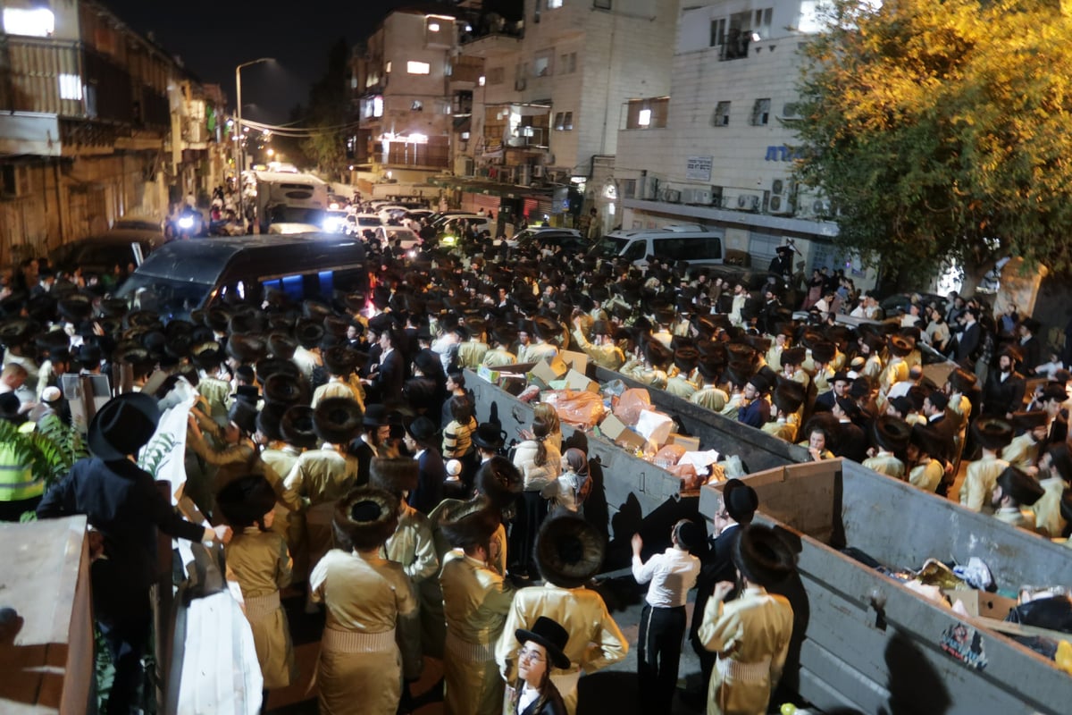 הגר"מ שטרנבוך בשמחות בית השואבה במאה שערים