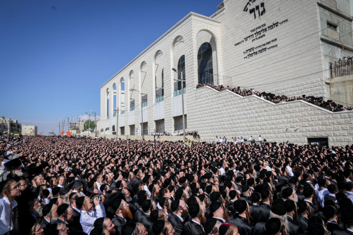 המונים יתפללו בביהמ"ד של חסידות גור 