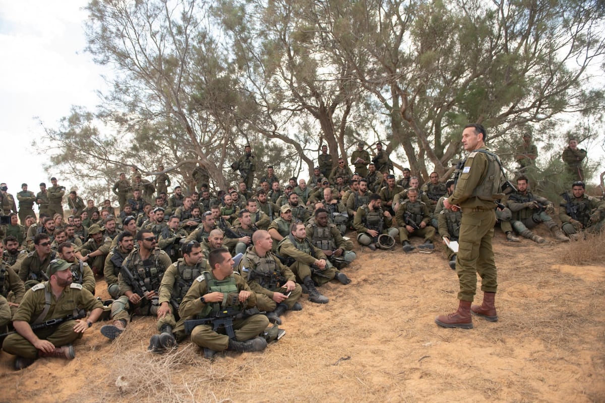 הרמטכ"ל עם הלוחמים בדרום