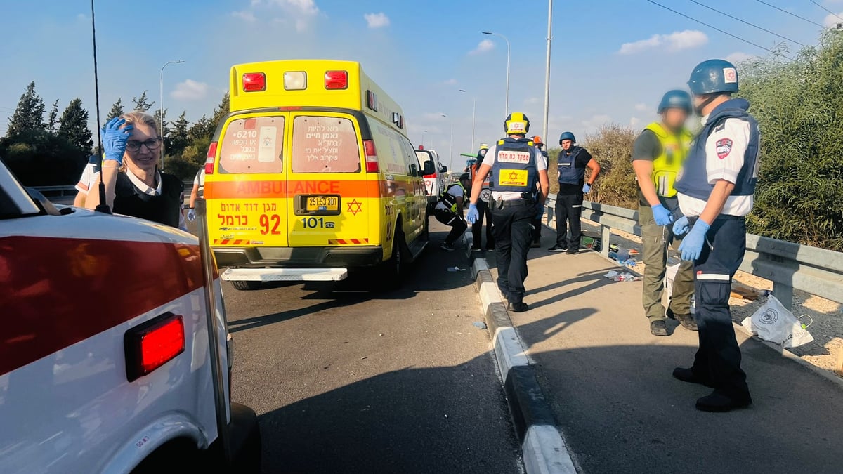 ''המחבלים עברו מטרים מאיתנו": מתגייסים לתגבור צוותי מד''א 