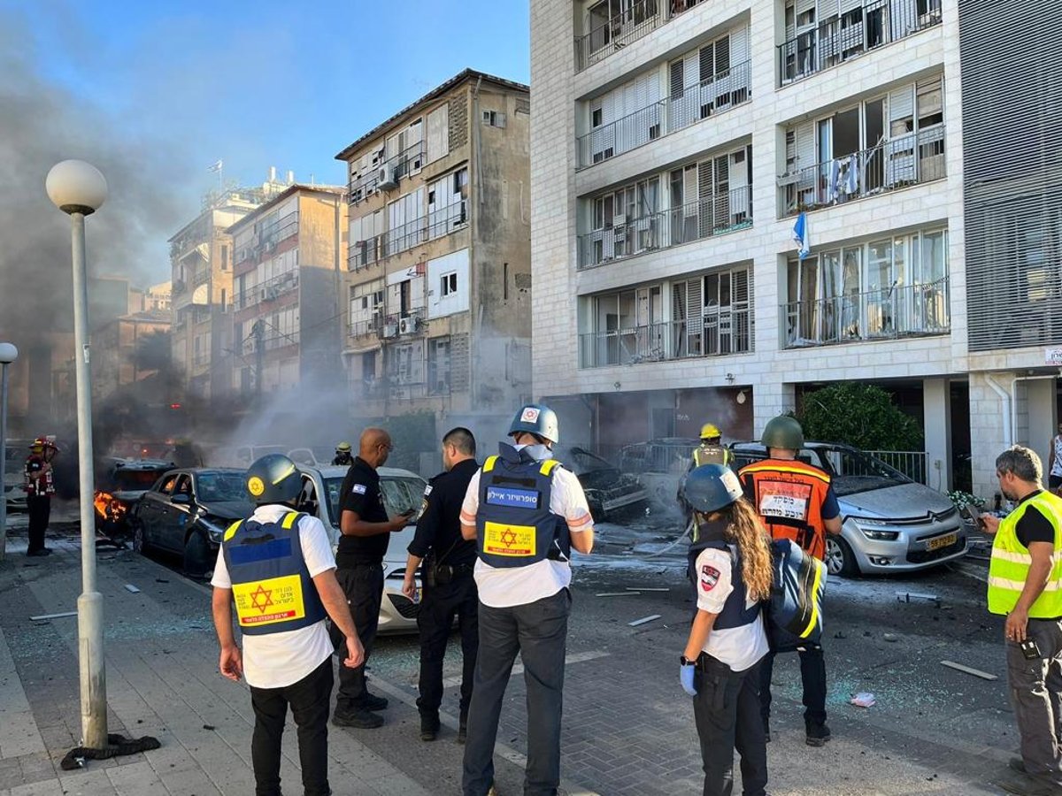 ''המחבלים עברו מטרים מאיתנו": מתגייסים לתגבור צוותי מד''א 