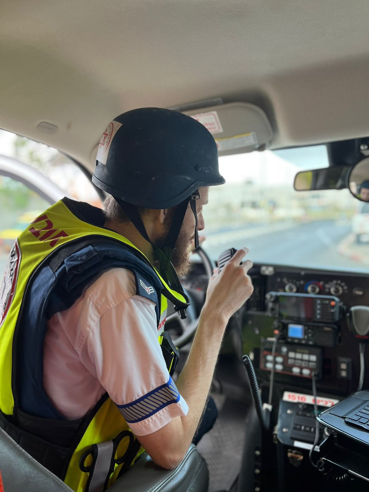 ''המחבלים עברו מטרים מאיתנו": מתגייסים לתגבור צוותי מד''א 