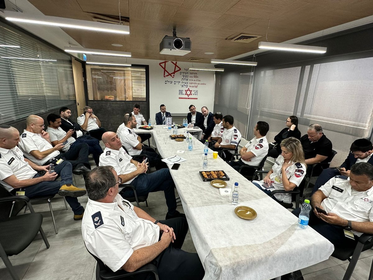 שר הבריאות במוקד מד"א: "הצוותים פרוסים בכל הארץ ומוכנים לכל קריאה"