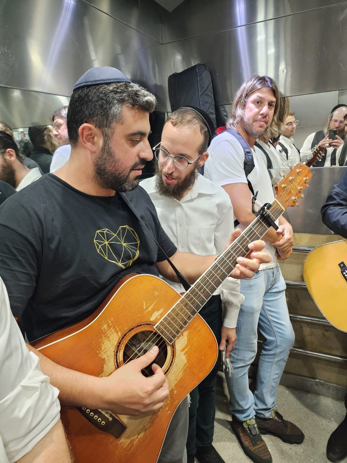 זופניק בכיכר • כל התמונות והנייעס של המלחמה