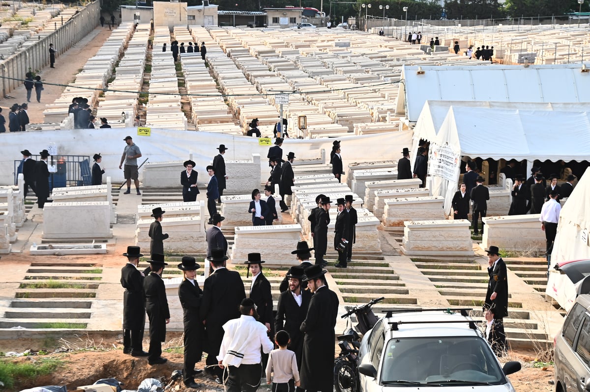 היארצייט של מרן הרב שך זצ"ל