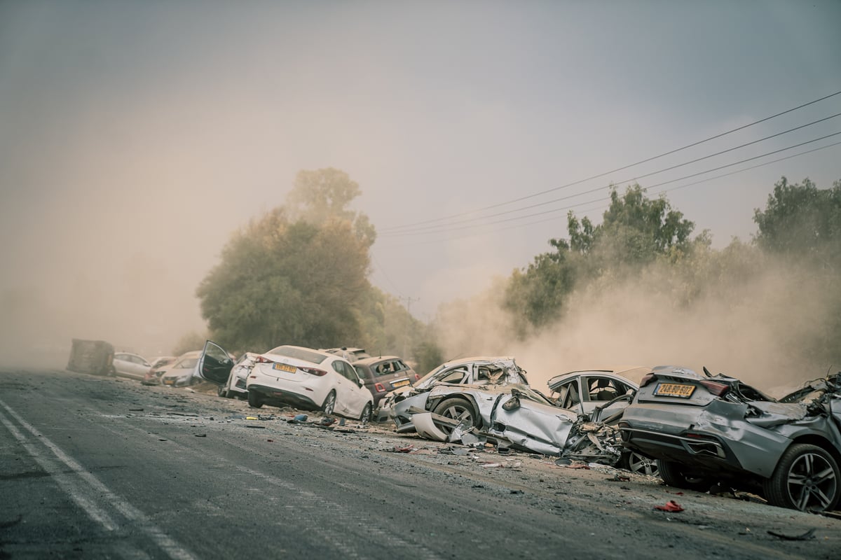 "היום שאחרי". הרכבים בחניון רעים יום אחרי הטבח. במקום שאין מילים....