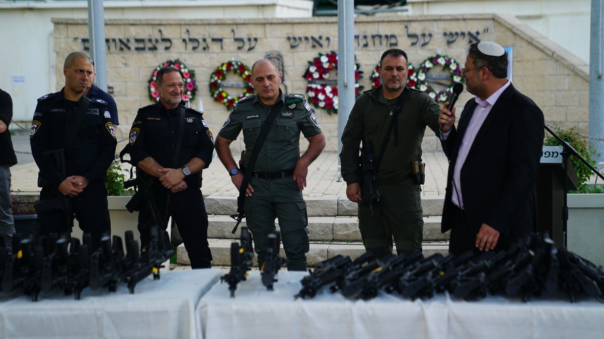 לאות הוקרה והערכה: החטיבה הטקטית של המשטרה קיבלה נשקים חדשים | תיעוד