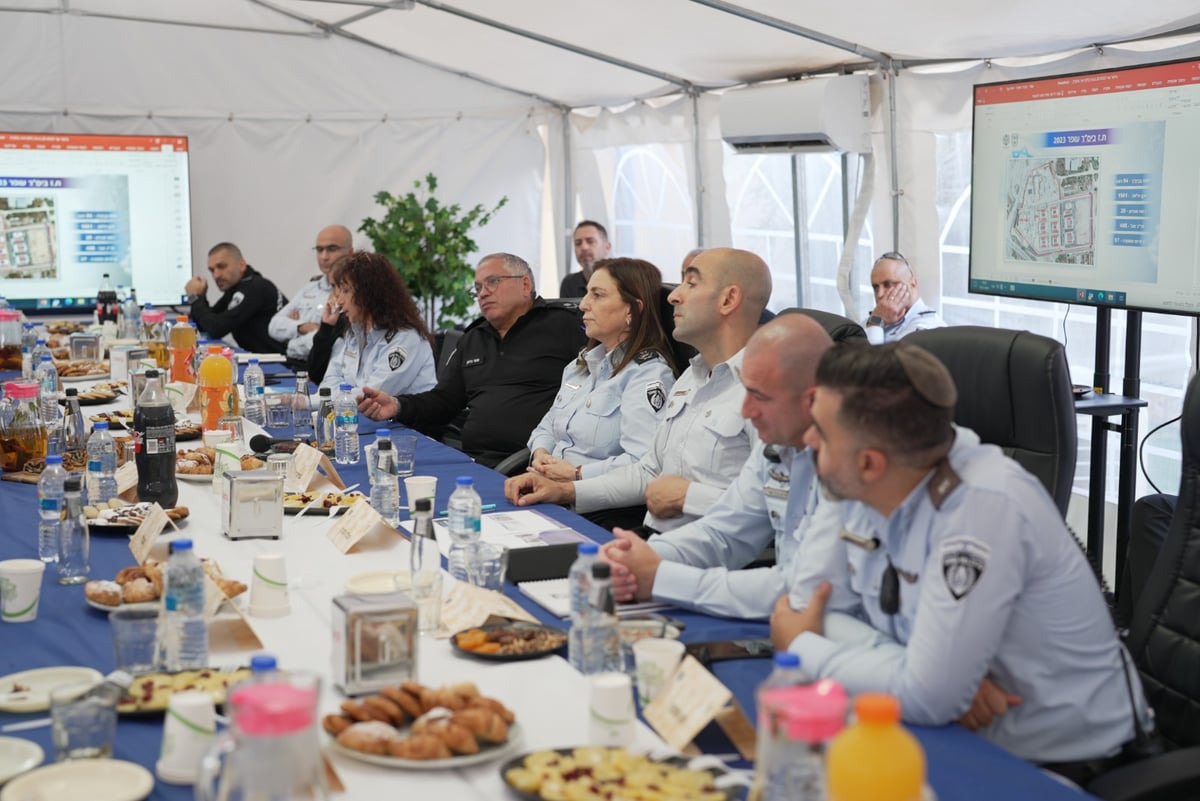 בן גביר ביקר באגפים בהם מוחזקים רוצחי הנוח'בא | תיעוד