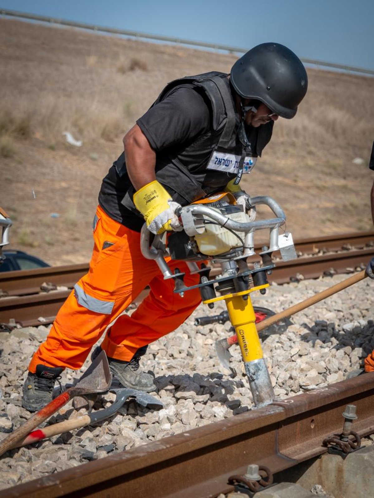 רכבת ישראל החלה לשקם את המסילות שנפגעו מרקטות ורסיסים