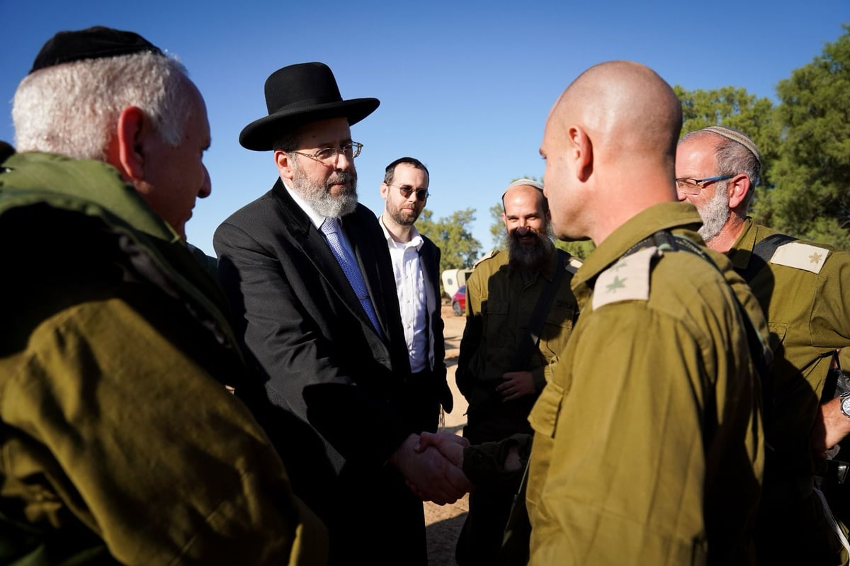 הרב הראשי חיזק את גדודי התותחנים המוצבים בגבול עזה