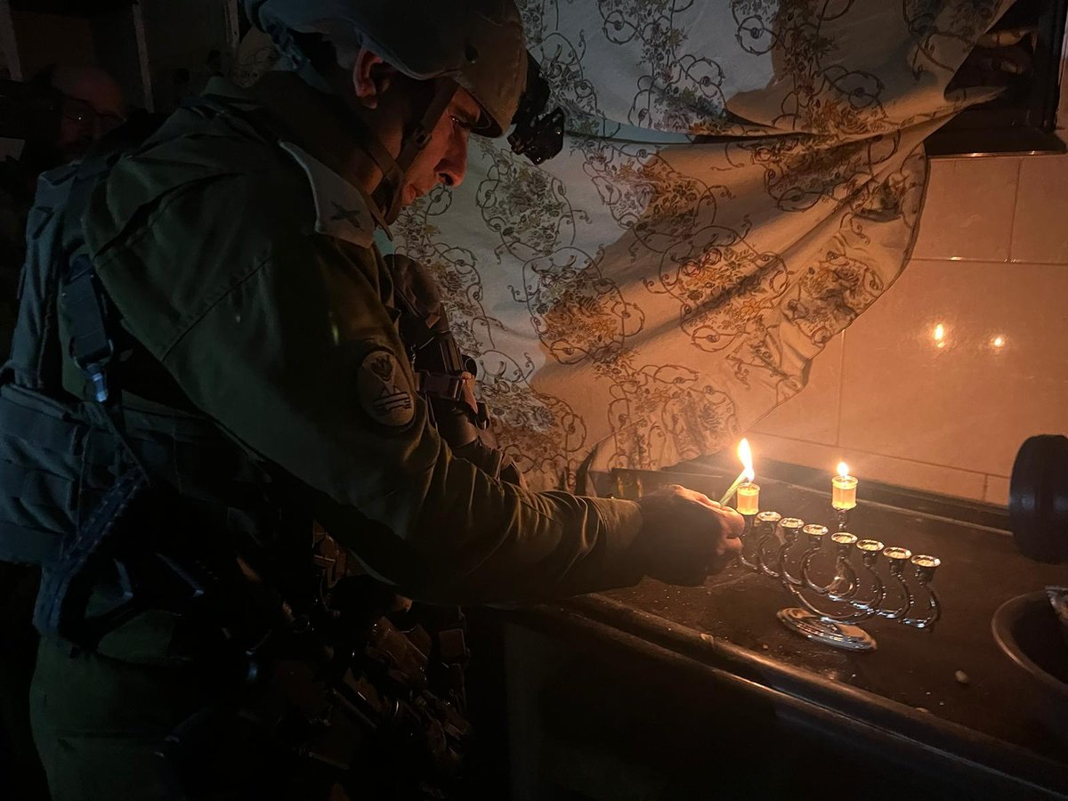 מיוחד: חיילי צה"ל מדליקים את עזה - בחנוכה | צפו