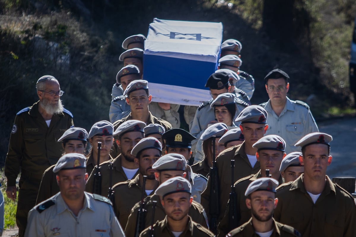 "שצה"ל יסיים את המשימה"; הלווייתו הדומעת של הלוחם שנפל בקרב בעזה