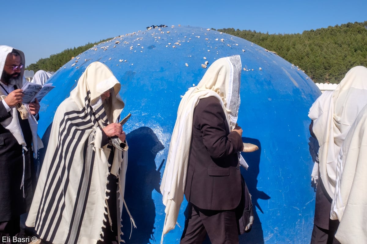 קבר יונתן בן עוזיאל מעמד תקיעה ב-1000 שופרות