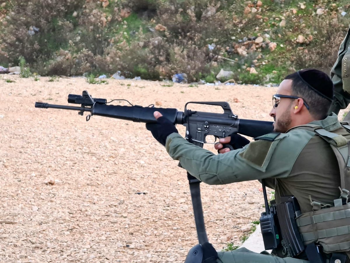 החיילים החרדים בתרגול צבאי ברחבי העיר