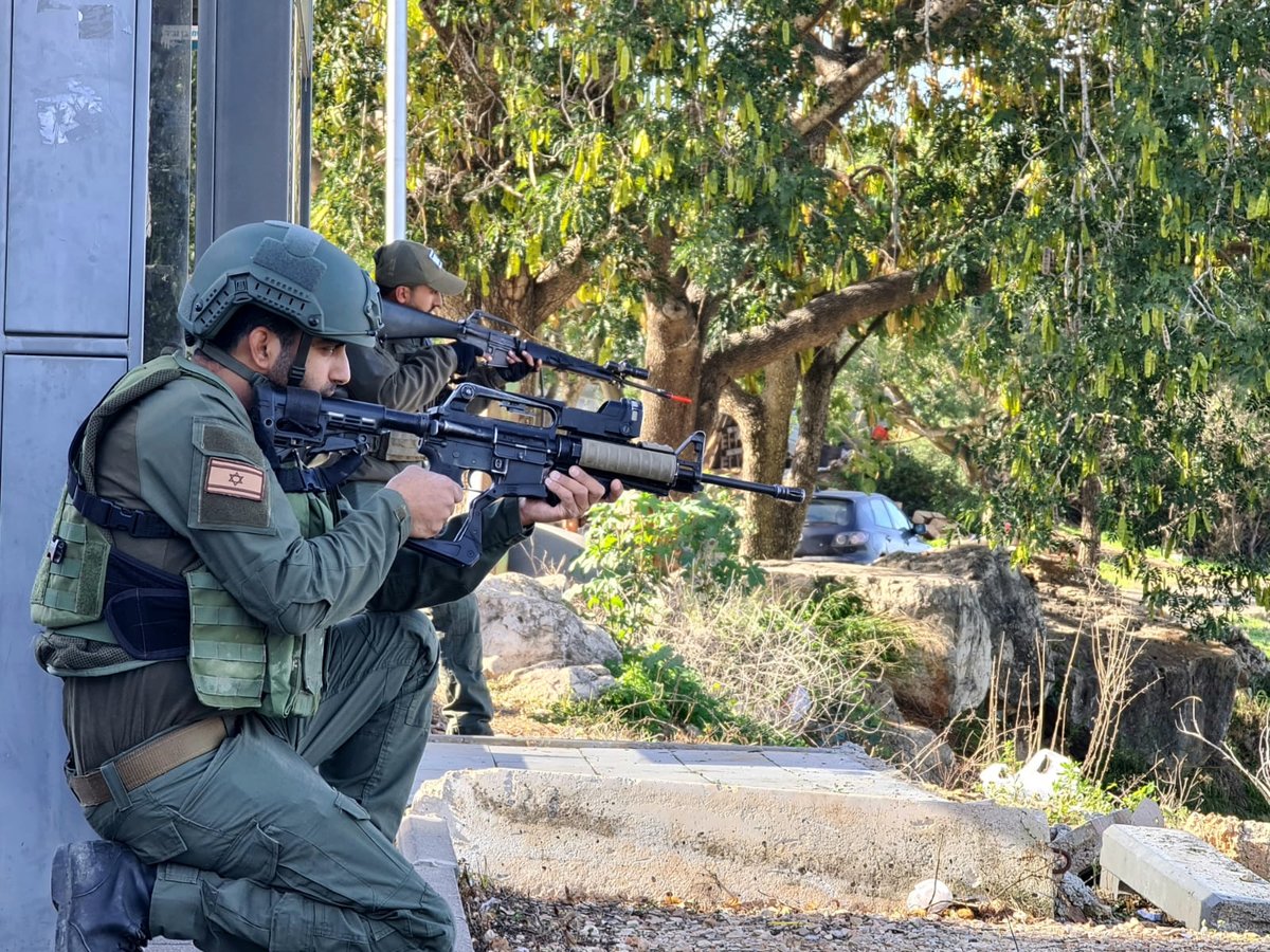 החיילים החרדים בתרגול צבאי ברחבי העיר