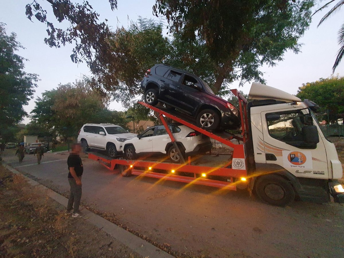 האישום: גניבת רכבים שהיו בחזקת משפחות מיישובי העוטף ושחלקם נרצחו