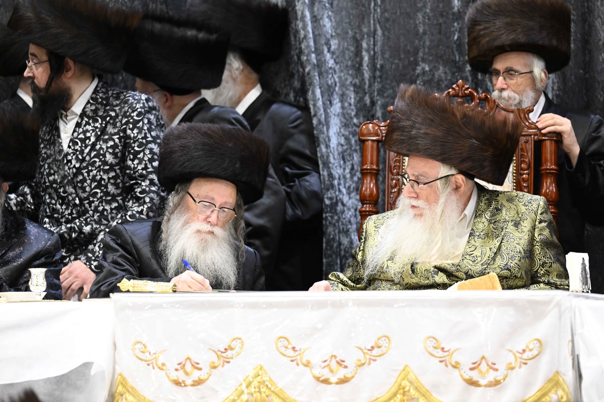 שמחת אירוסי נכדת האדמו"ר מצאנז | צפו בתיעוד