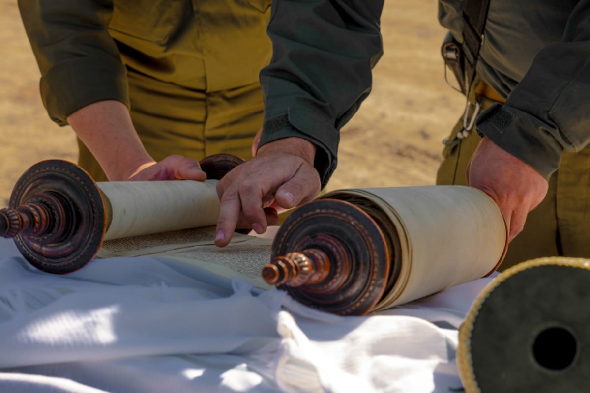 "ויישם בארון במצרים", חזק חזק ונתחזק???