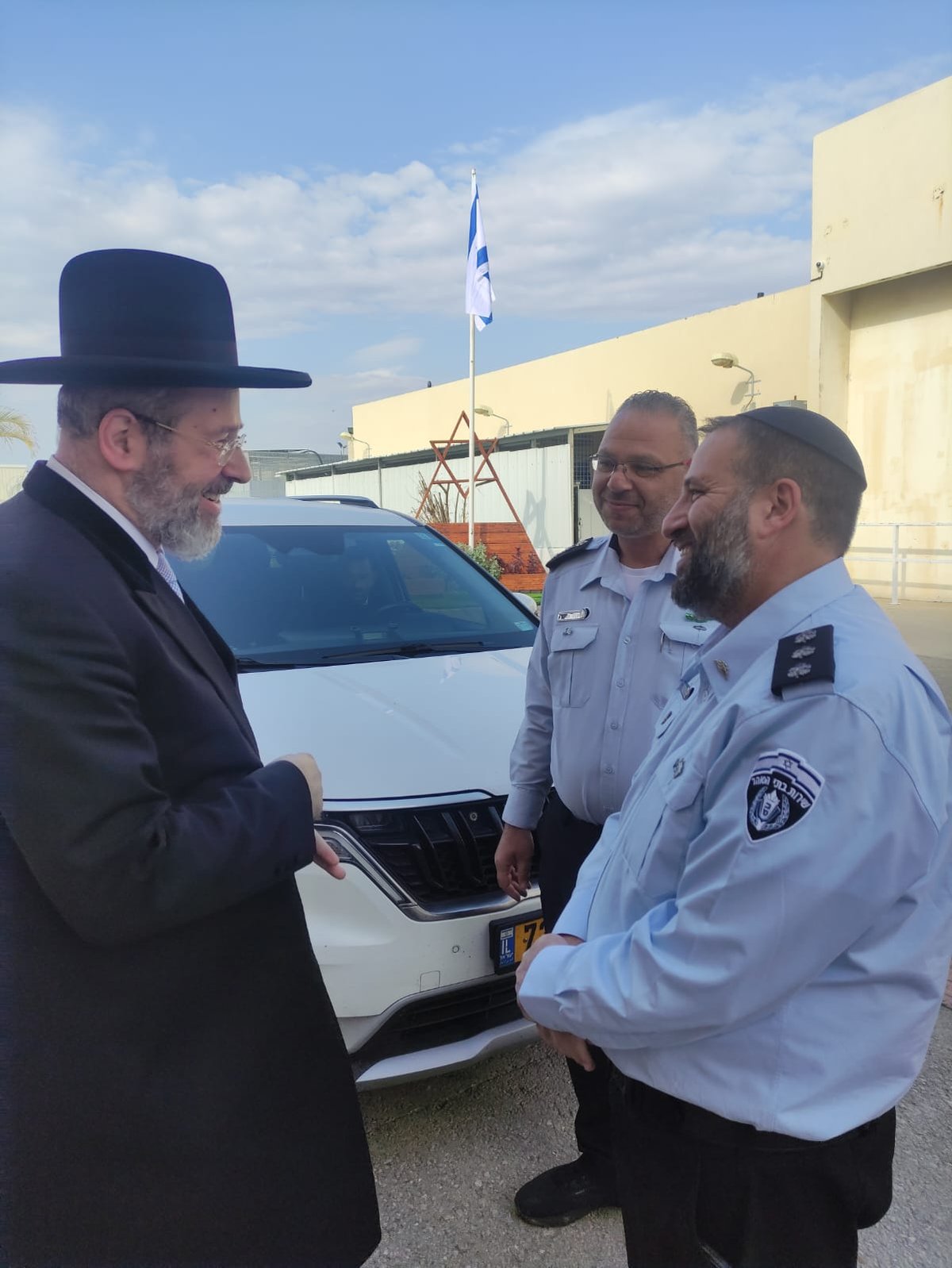 הרה"ר ביקר במעשיהו: "למעלה מ-10 גיטין ניתנו השנה בבתי הסוהר בישראל"