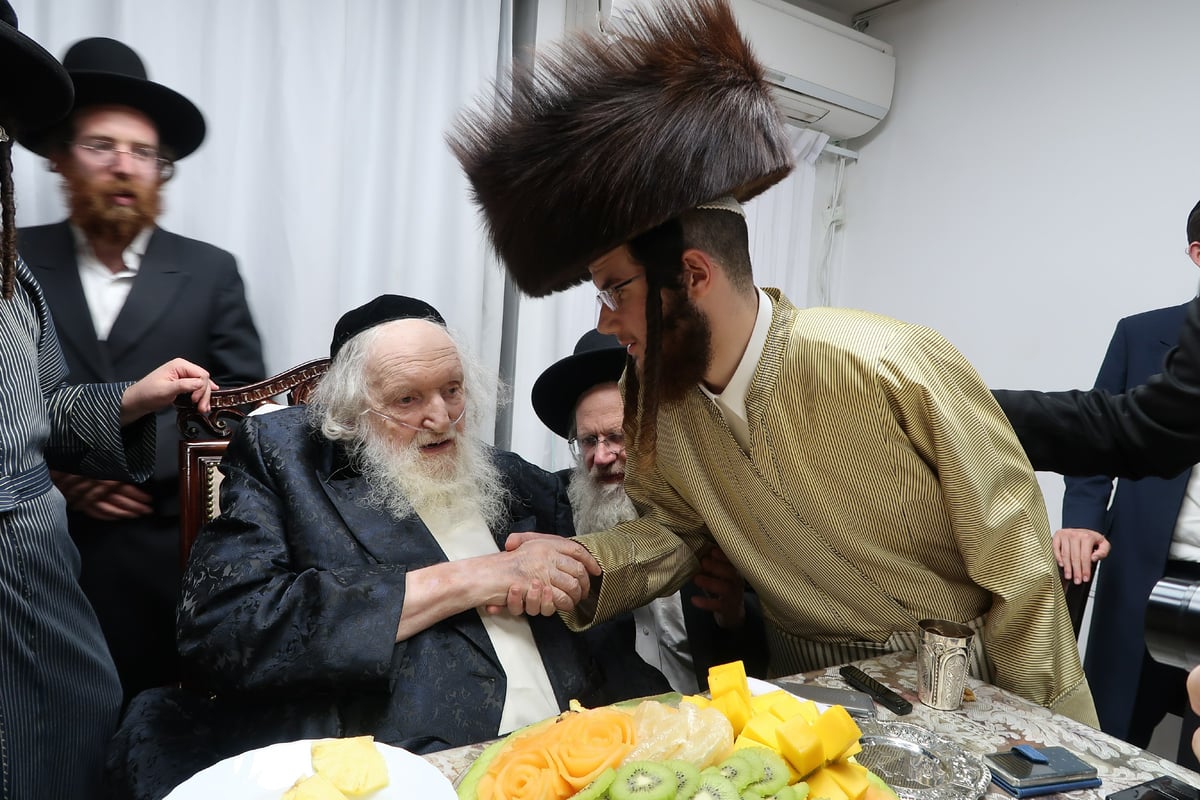 השבע ברכות בביתו של הגר"מ שטרנבוך