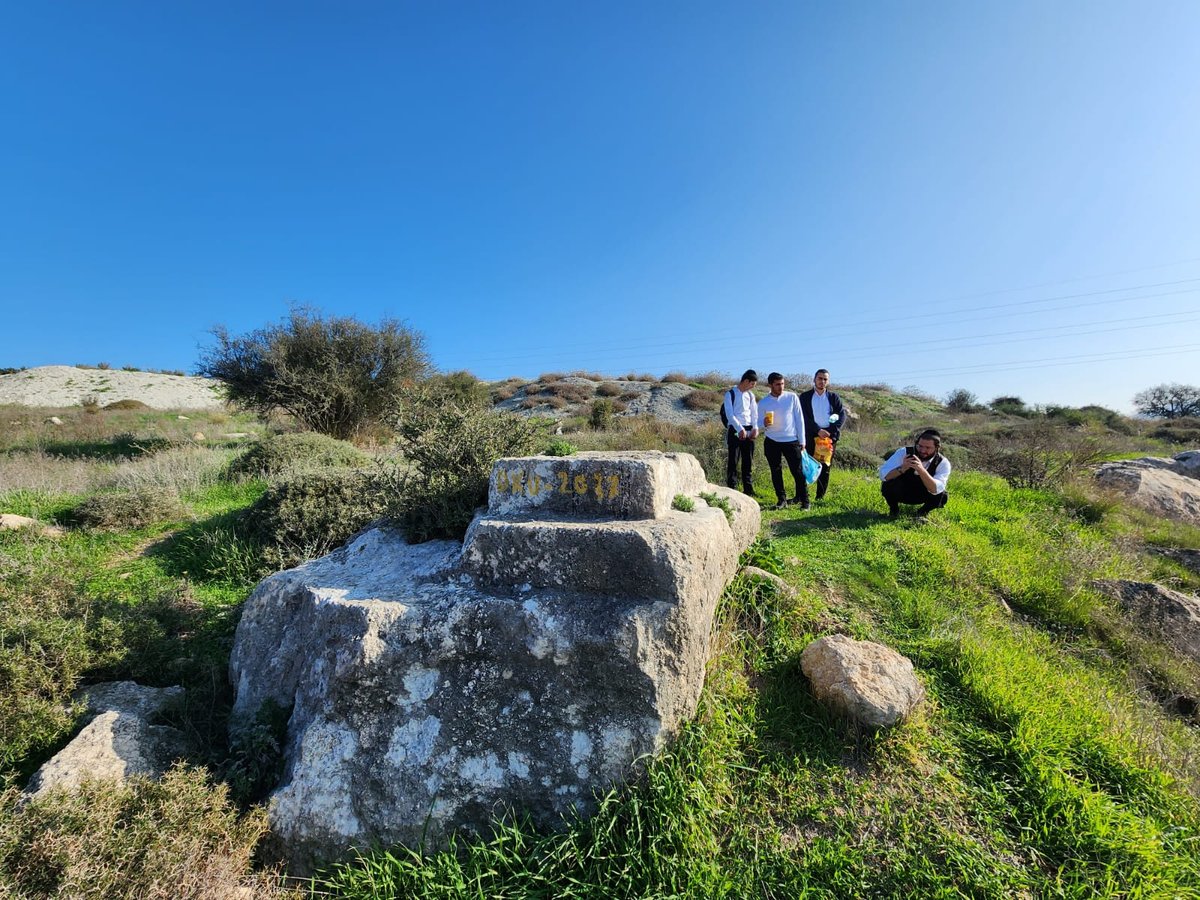 מזבח מנוח באזור התעשיה הרטוב