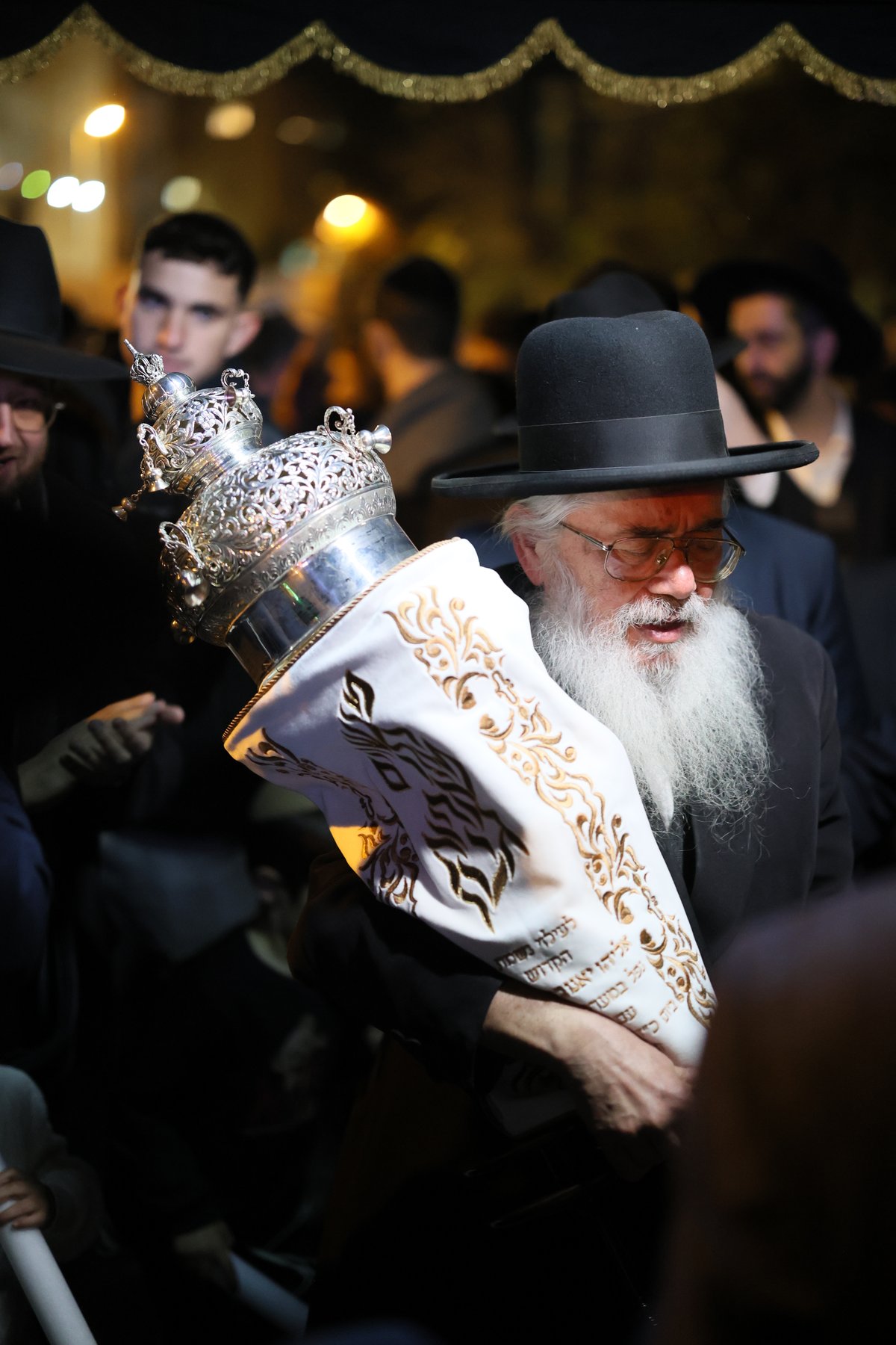 הכנסת ספר תורה לבית הכנסת נועם השם