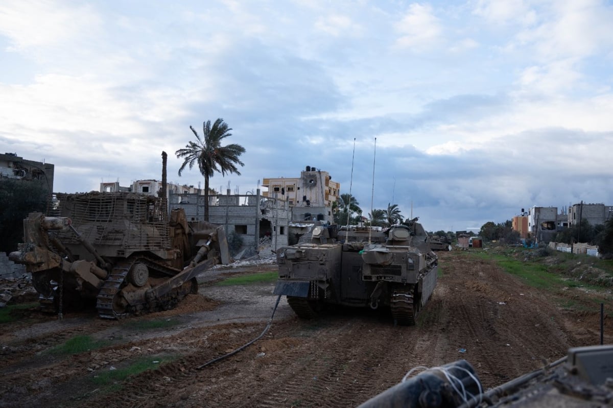 במחנה האימונים של חמאס: הלוחמים מצאו דגם טנק ישראלי