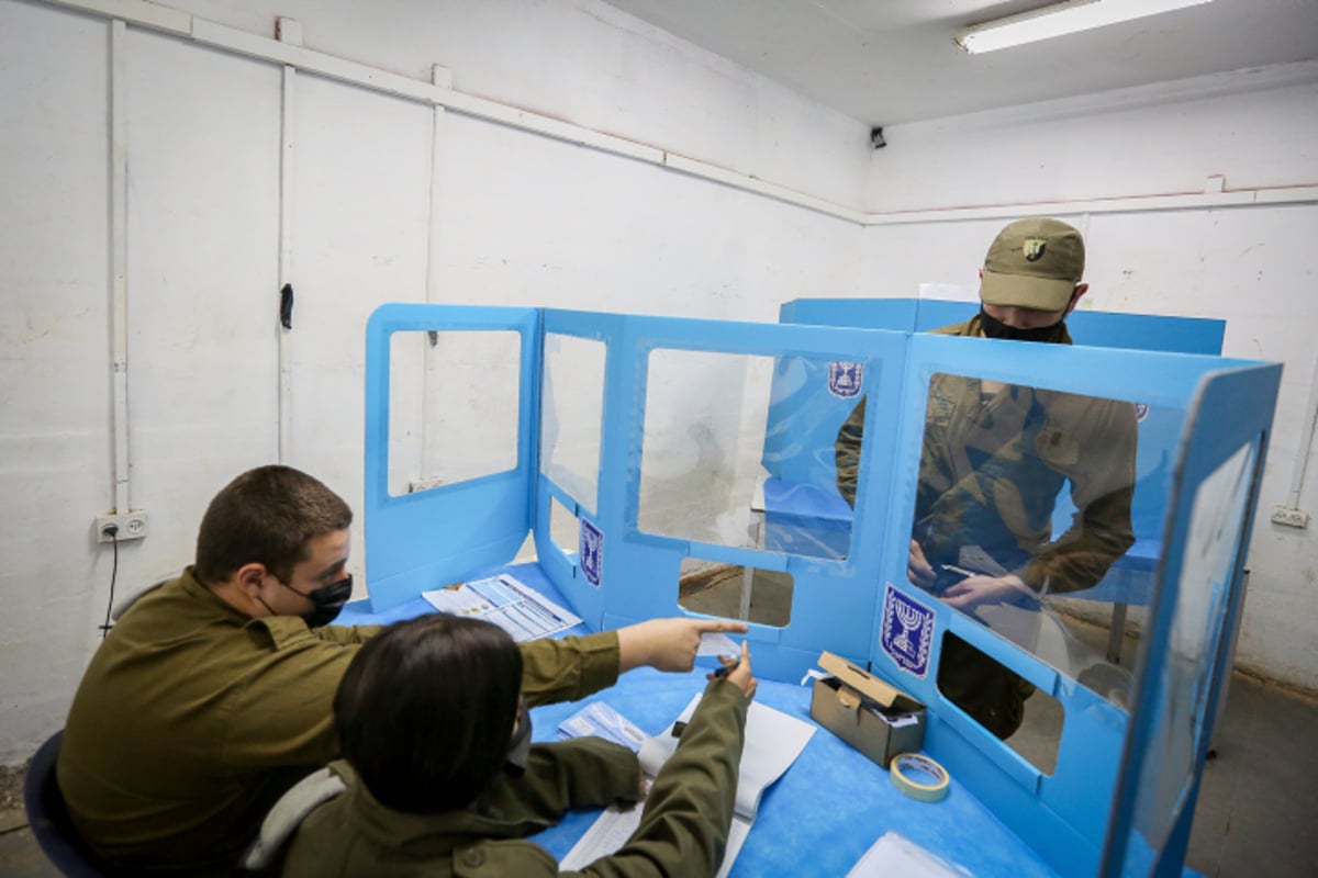 חיילים מצביעים | ארכיון