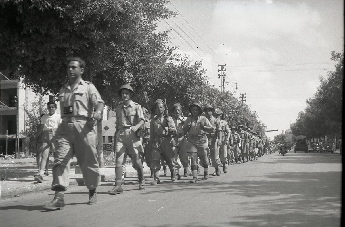 חיילים יוצאים למלחמת העצמאות 