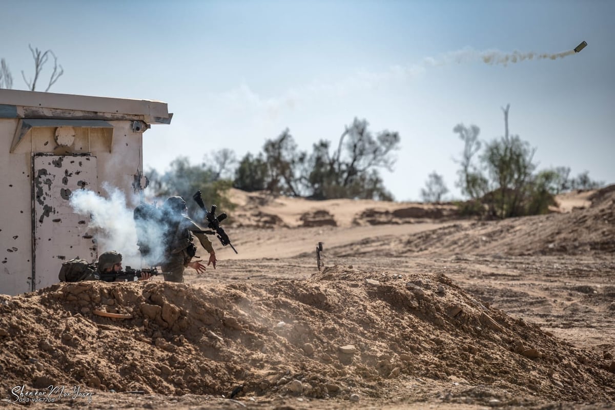 באימון צבאי באש חיה